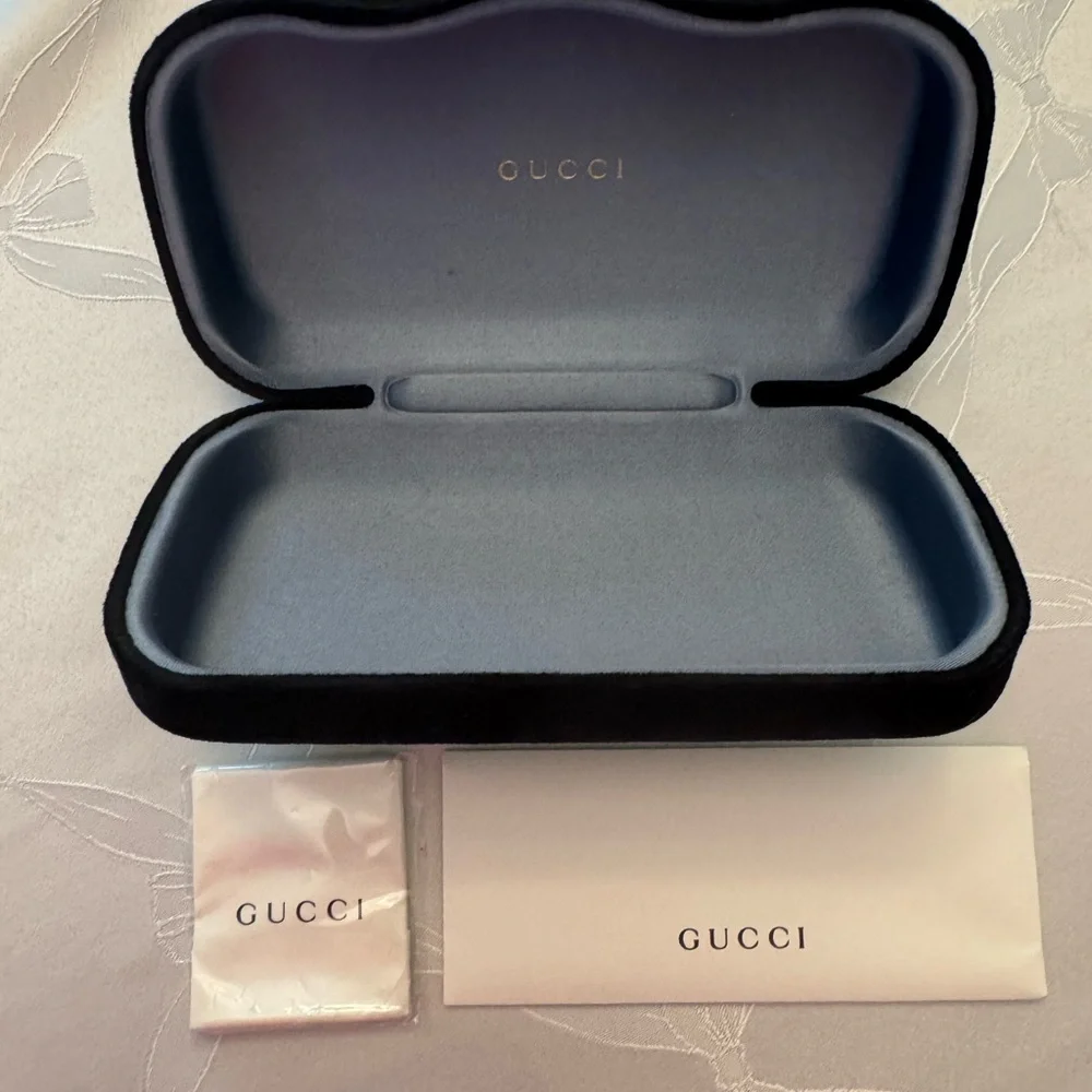 Gucci Black Sunglasses with Gold Accents - Picture 7 of 7